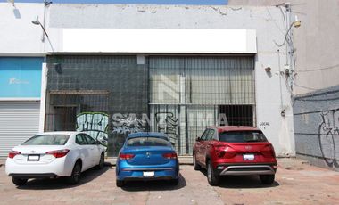 Boulevard López Mateos Pte.: Amplios locales con estacionamiento