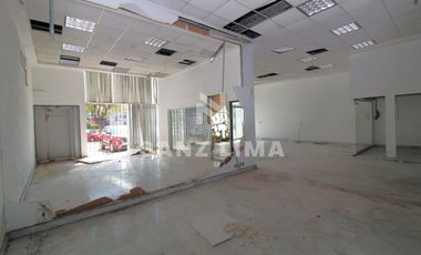 Boulevard López Mateos Pte.: Amplios locales con estacionamiento