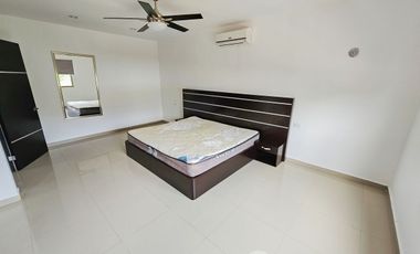 Casa · Residencial Arbolada · 4 Recámaras · Terreno Grande · Huayacan