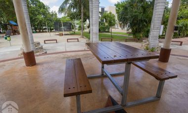 Casa · Residencial Arbolada · 4 Recámaras · Terreno Grande · Huayacan