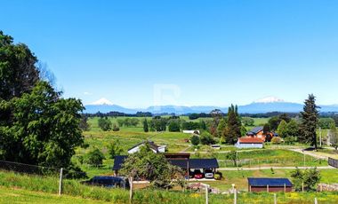 CASA DE CAMPO  CON VISTA VOLCANES CERCANA A BRAUNAU