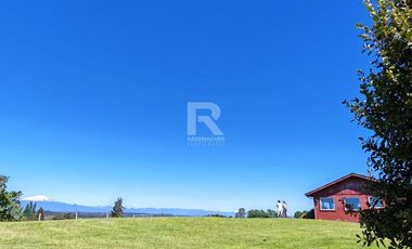 CASA DE CAMPO  CON VISTA VOLCANES CERCANA A BRAUNAU
