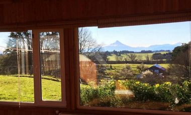 CASA DE CAMPO  CON VISTA VOLCANES CERCANA A BRAUNAU