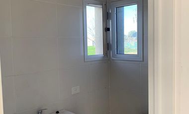 CASA EN VENTA, 5 AMBIENTES, SAN SEBASTIAN AREA 13