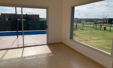 CASA EN VENTA, 5 AMBIENTES, SAN SEBASTIAN AREA 13