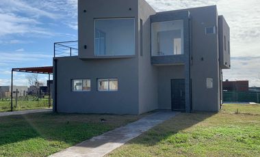 CASA EN VENTA, 5 AMBIENTES, SAN SEBASTIAN AREA 13