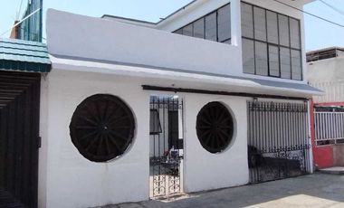 Venta Amplia Casa  Altavilla. Acepta Crédito. 5 recámaras, 2 autos. Metrobus