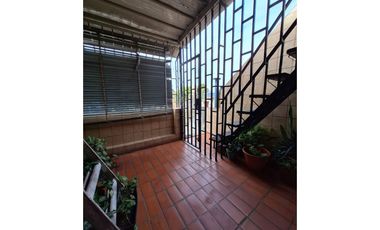 2 CASAS, LOCAL. COCHERA, ITALIA 3131. "OPORTUNIDAD"