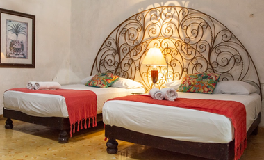 Casa en Venta / Centro Histórico de Mérida en Santiago 5 rec, 5.1 baños, Alberca