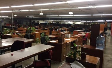 Nave industrial en renta con oficinas y amplio terreno