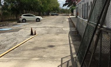 Nave industrial en renta con oficinas y amplio terreno