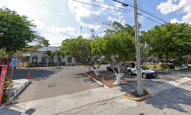 Nave industrial en renta con oficinas y amplio terreno