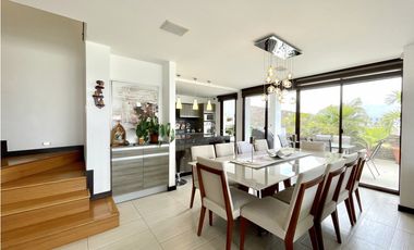 Hermosa casa vista al mar, duplex, en Urb. Ciudad del Mar