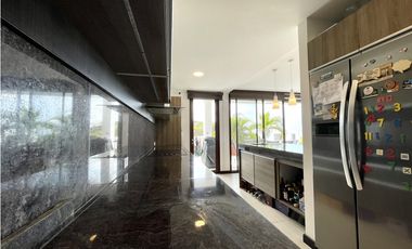 Hermosa casa vista al mar, duplex, en Urb. Ciudad del Mar