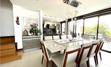 Hermosa casa vista al mar, duplex, en Urb. Ciudad del Mar