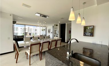 Hermosa casa vista al mar, duplex, en Urb. Ciudad del Mar