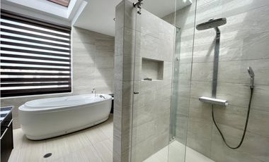 Hermosa casa vista al mar, duplex, en Urb. Ciudad del Mar