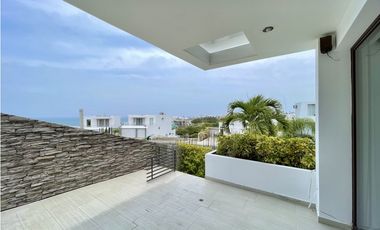 Hermosa casa vista al mar, duplex, en Urb. Ciudad del Mar