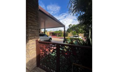 CASA EN CONJUNTO CERRADO