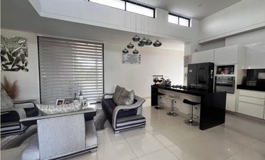 CASA EN CONJUNTO CERRADO
