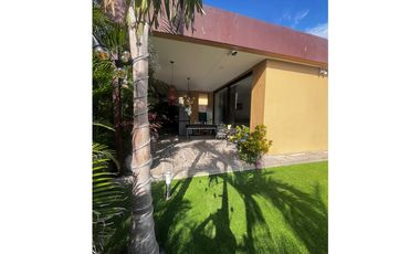 CASA EN CONJUNTO CERRADO