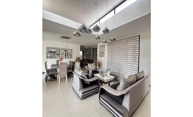 CASA EN CONJUNTO CERRADO