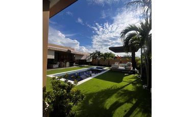 CASA EN CONJUNTO CERRADO