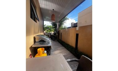 CASA EN CONJUNTO CERRADO