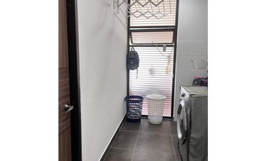 CASA EN CONJUNTO CERRADO