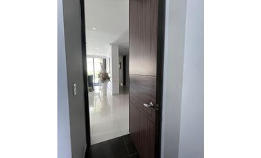 CASA EN CONJUNTO CERRADO