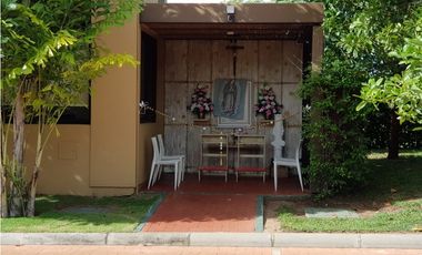 CASA EN CONJUNTO CERRADO