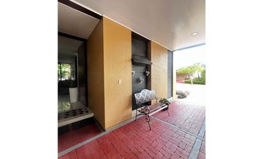 CASA EN CONJUNTO CERRADO