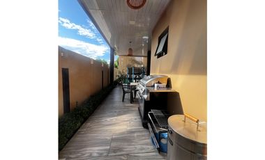 CASA EN CONJUNTO CERRADO