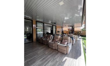 CASA EN CONJUNTO CERRADO