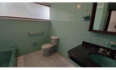 Amplia casa con jardín para arriendo en Santa Ana Occidental