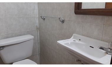 Amplia casa con jardín para arriendo en Santa Ana Occidental