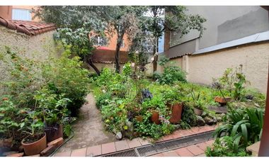 Amplia casa con jardín para arriendo en Santa Ana Occidental