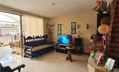 Se Vende Casa Con 2 Apartamentos Independientes En Barrio Coviprof