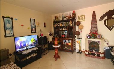 Se Vende Casa Con 2 Apartamentos Independientes En Barrio Coviprof