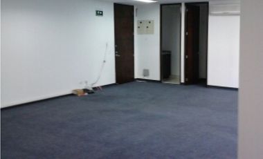 SE VENDE OFICINA EN EL POBLADO