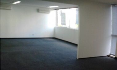 SE VENDE OFICINA EN EL POBLADO