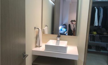 SE VENDE LUJOSO APARTAMENTO EN EL SECTOR GOLF