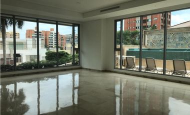 SE VENDE LUJOSO APARTAMENTO EN EL SECTOR GOLF