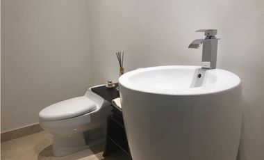SE VENDE LUJOSO APARTAMENTO EN EL SECTOR GOLF