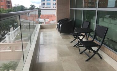 SE VENDE LUJOSO APARTAMENTO EN EL SECTOR GOLF