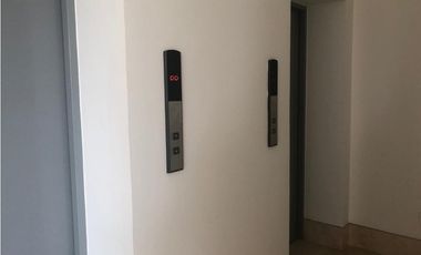 SE VENDE LUJOSO APARTAMENTO EN EL SECTOR GOLF