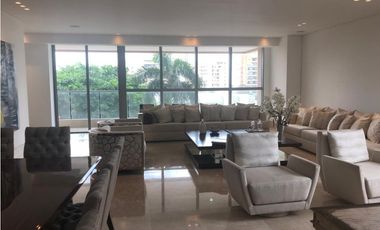 SE VENDE LUJOSO APARTAMENTO EN EL SECTOR GOLF