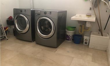 SE VENDE LUJOSO APARTAMENTO EN EL SECTOR GOLF