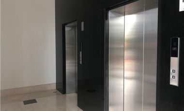 SE VENDE LUJOSO APARTAMENTO EN EL SECTOR GOLF