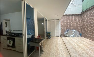 VENDEMOS CASA EN B. EL TRIANGULO VILLAVICENCIO